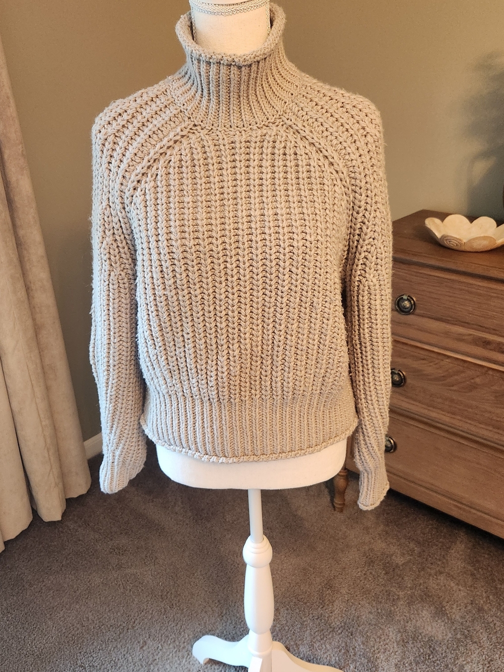 H&M Beige Turtleneck Chunky Knit Sweater